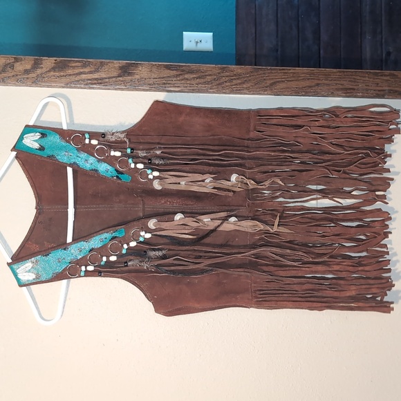 Brown Suede Fringe Vest with Hand Painted Eagle and Feathers - Picture 4 of 8